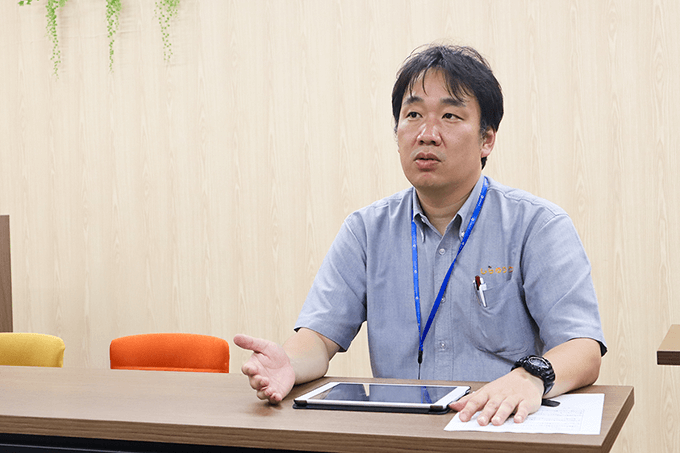 情報の整理に課題を抱えていたと話す足立様