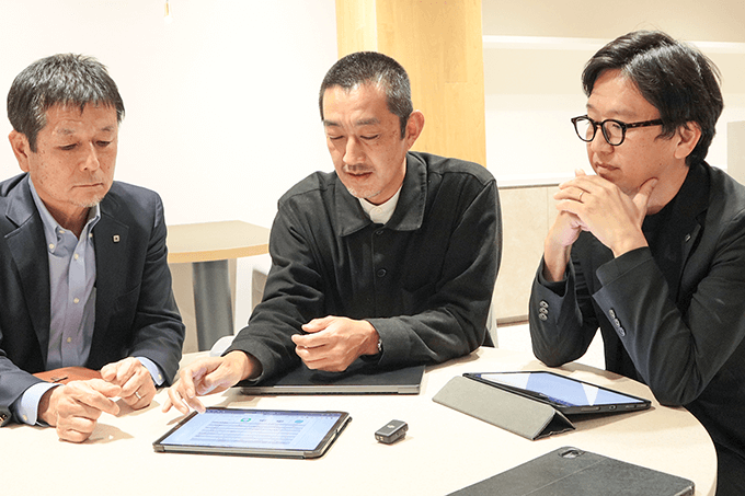 実際の画面とともに「direct」の活用について語ってくださった宮下様（中央）