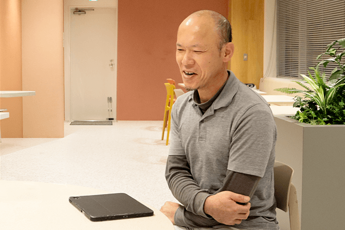 「direct」での情報共有がトラブル防止につながっていると話す、協力会社の石田様
