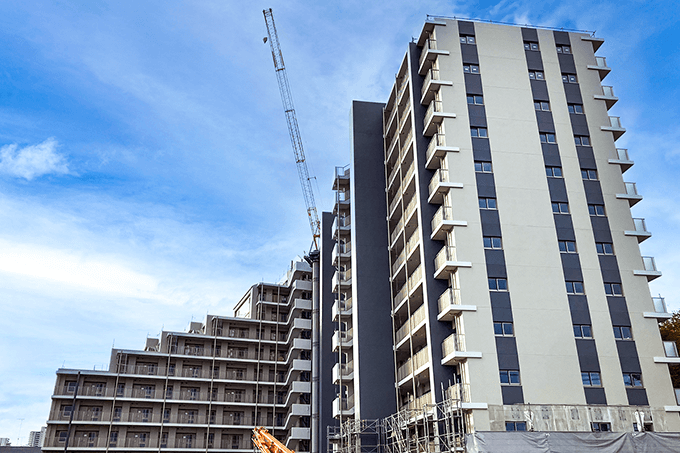 相模大野建築作業所が担当する一般分譲マンション工事の様子