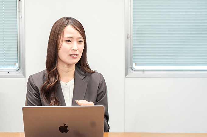 本プロジェクトを担当したL is BのDXコンサルティング部 坂上